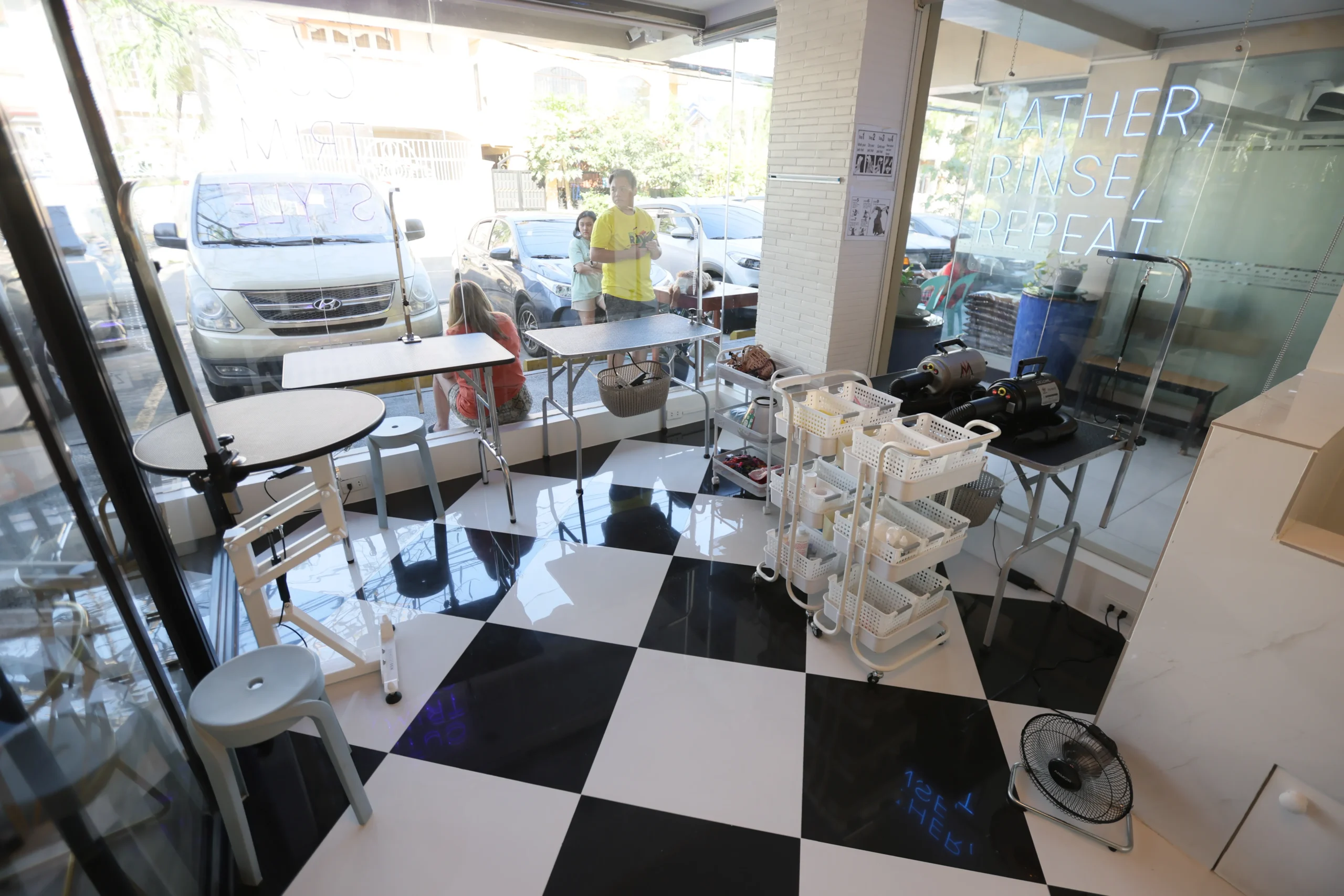 Headerbanner highlighting pet well-being at Mighty Waggers